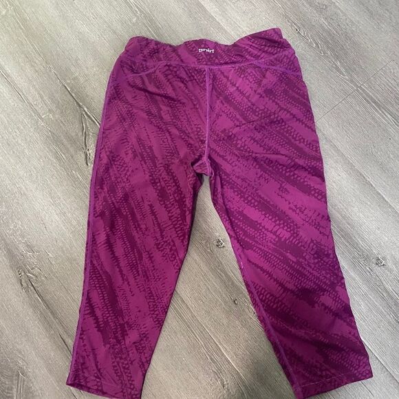 Workout capri bundle  - Picture 2 of 7